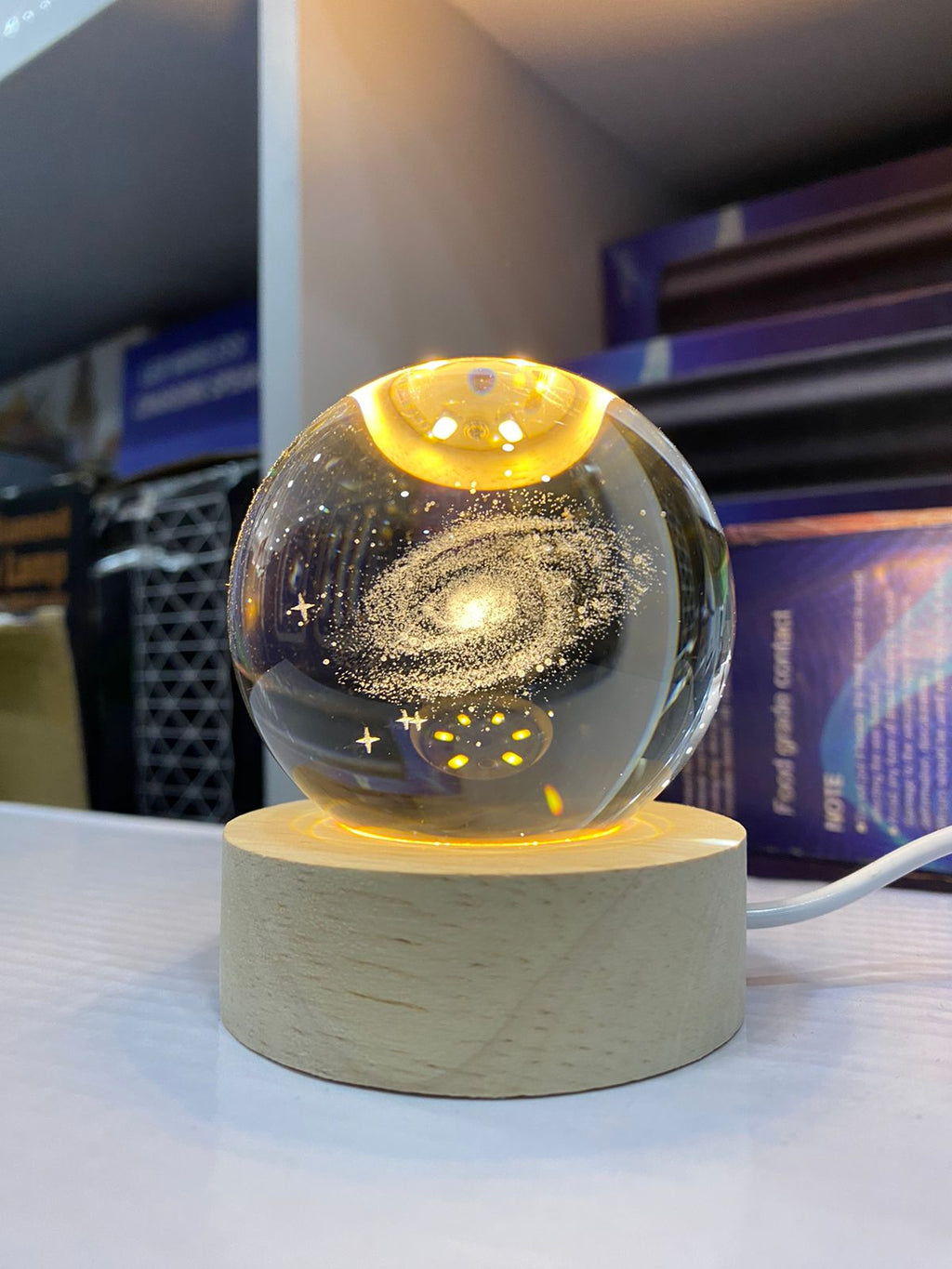 ESFERA DE CRISTAL CON ILUMINACIÓN