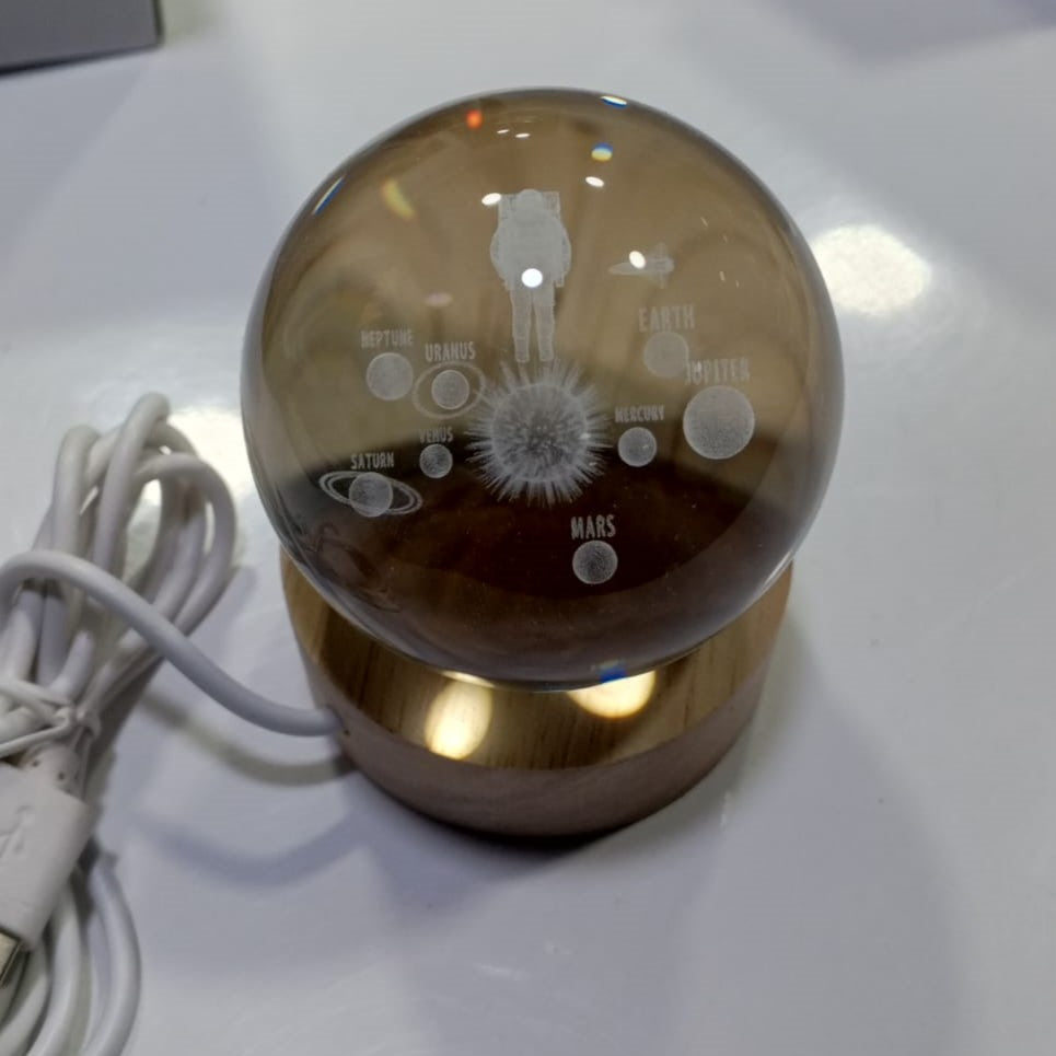 ESFERA DE CRISTAL CON ILUMINACIÓN